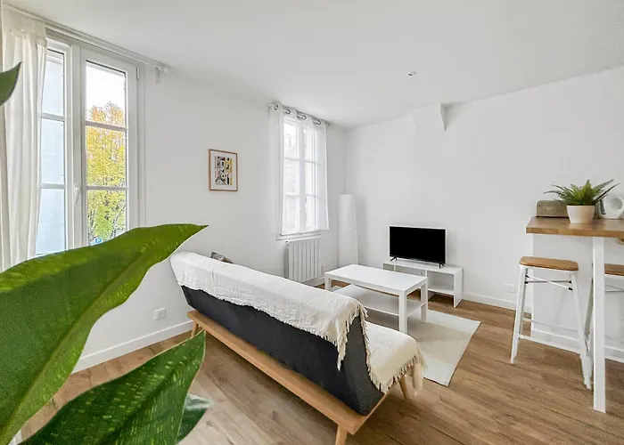 Escapade Paisible Au Phare Lejlighed Libourne